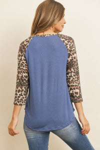 3/4 Sleeve Contrast Raglan Top